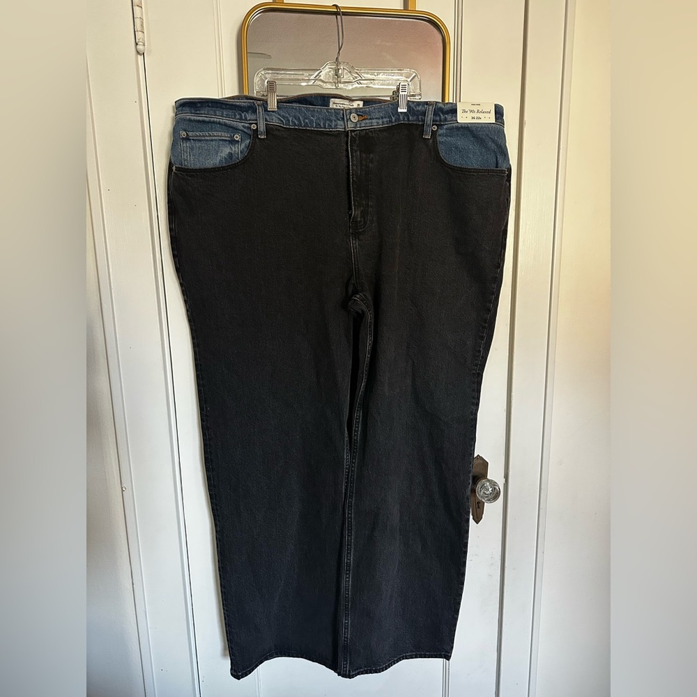 Abercrombie High Rise 90’s Relaxed Jean